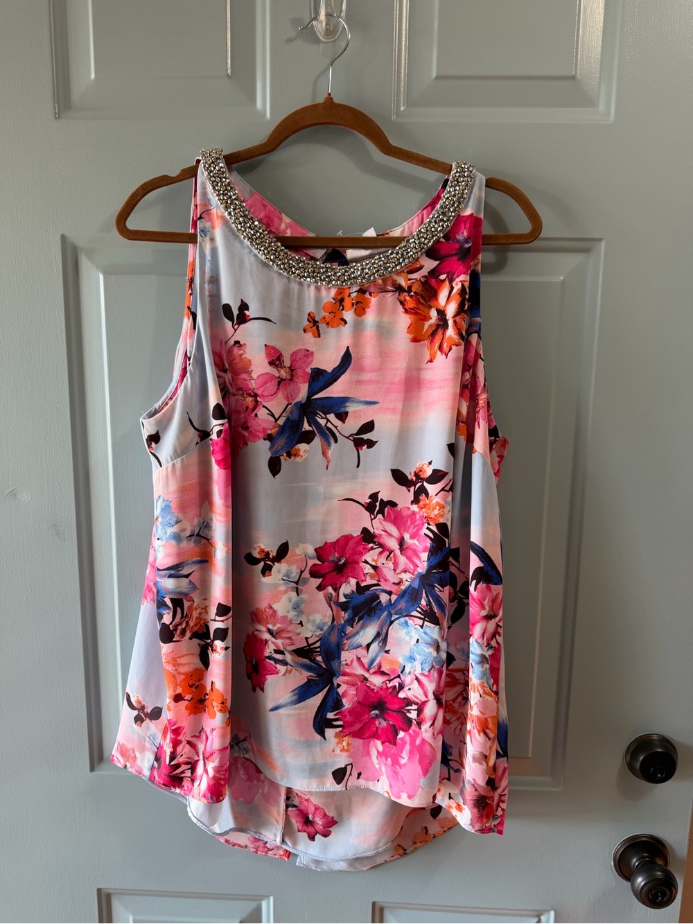 Jennifer Lopez sleeveless top size 1X